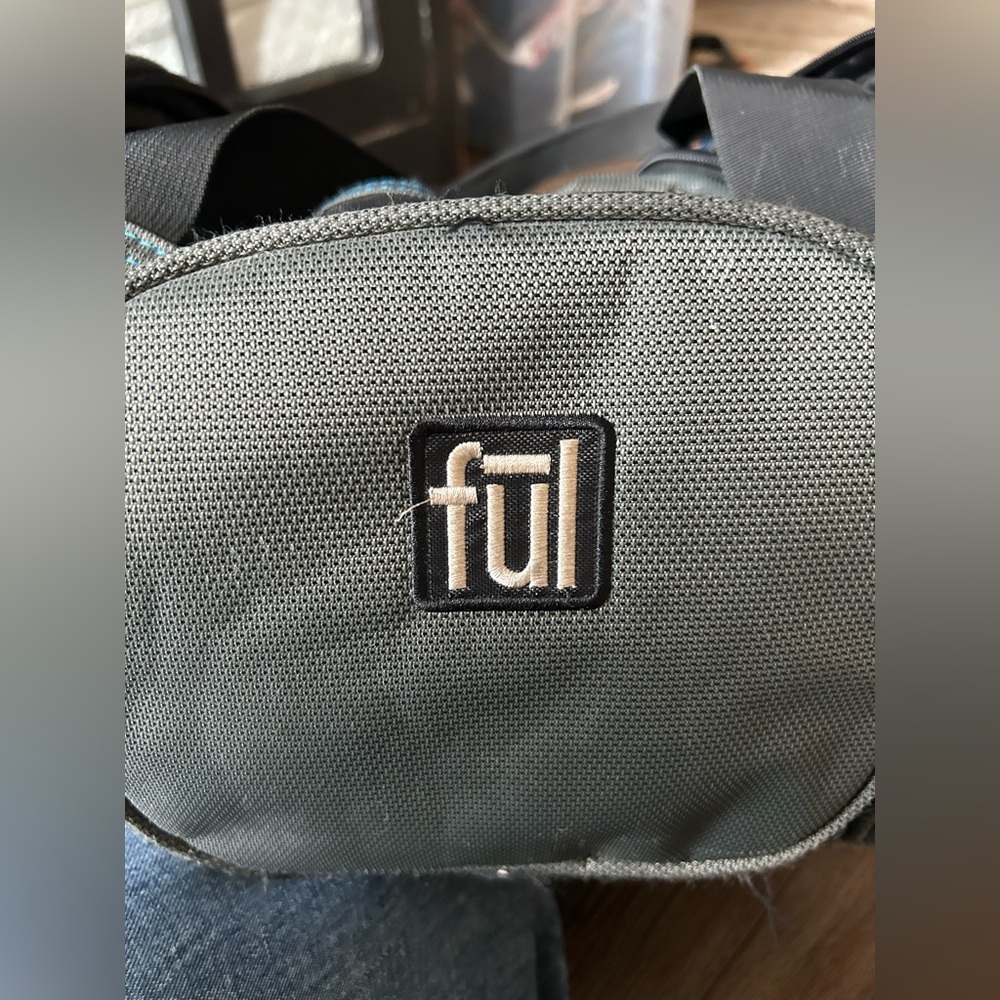 FUL Rolling Duffle/gym bag  22"x12"x12" - Picture 3 of 10
